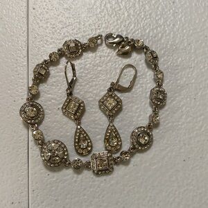 listing-status-banner